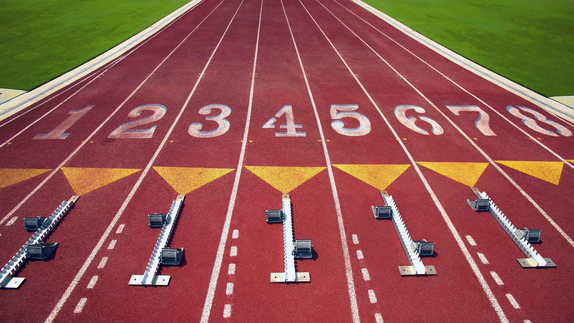 国际帆板夜间竞速：灯光赛段吸睛提升观赛体验，帆板比赛路线